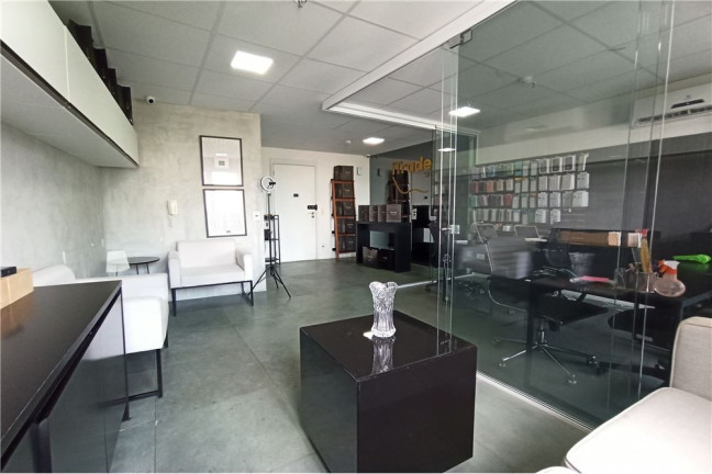 Sala Comercial à Venda, 37 m² em Pinheiros - São Paulo