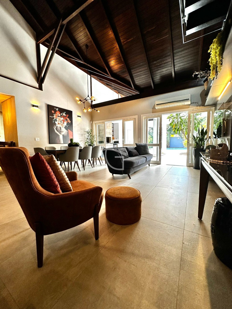 Imagem Casa com 4 Quartos à Venda, 400 m² em Costa E Silva - Joinville Imagem Casa com 4 Quartos à Venda, 400 m² em Costa E Silva - Joinville