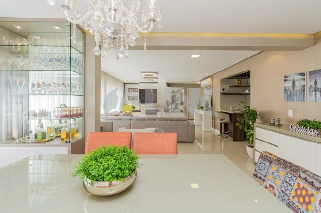 Imagem Apartamento com 3 Quartos à Venda, 158 m² em Menino Deus - Porto Alegre Imagem Apartamento com 3 Quartos à Venda, 158 m² em Menino Deus - Porto Alegre