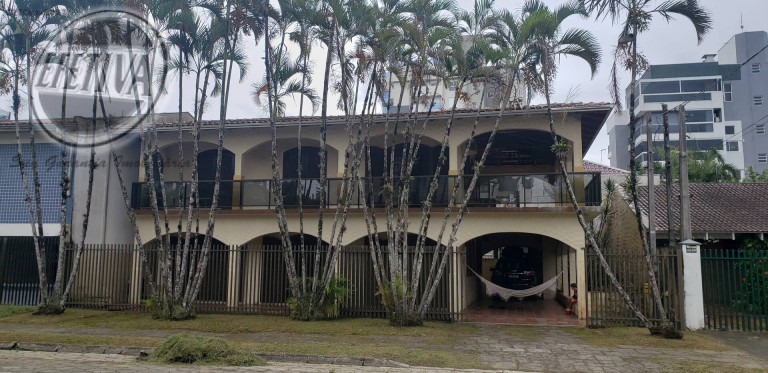 Imagem Casa com 5 Quartos à Venda, 420 m² em Centro - Guaratuba Imagem Casa com 5 Quartos à Venda, 420 m² em Centro - Guaratuba