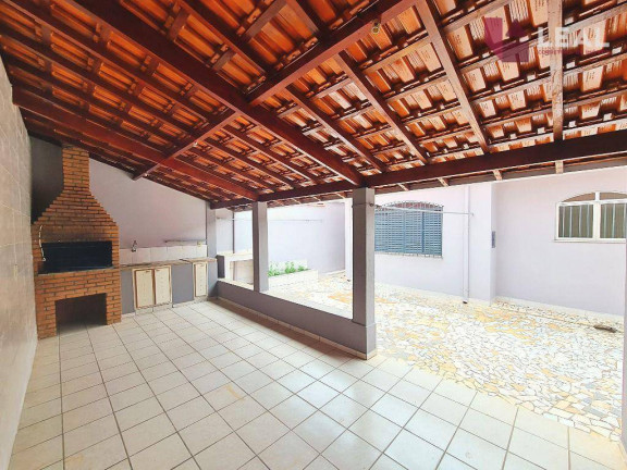 Casa com 3 Quartos à Venda, 250 m² em Esplanada - Pouso Alegre