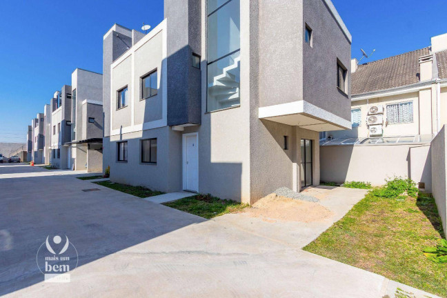 Sobrado com 3 Quartos à Venda, 105 m² em Uberaba - Curitiba
