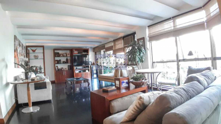 Imagem Apartamento com 4 Quartos à Venda, 191 m² em Lagoa - Rio De Janeiro Imagem Apartamento com 4 Quartos à Venda, 191 m² em Lagoa - Rio De Janeiro