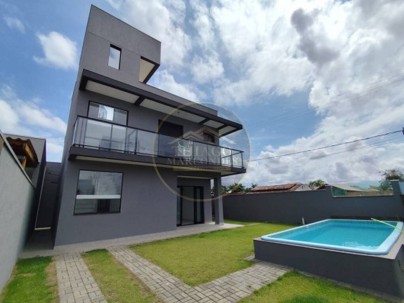 Sobrado com 4 Quartos à Venda, 139 m² em Balneário Coroados - Guaratuba