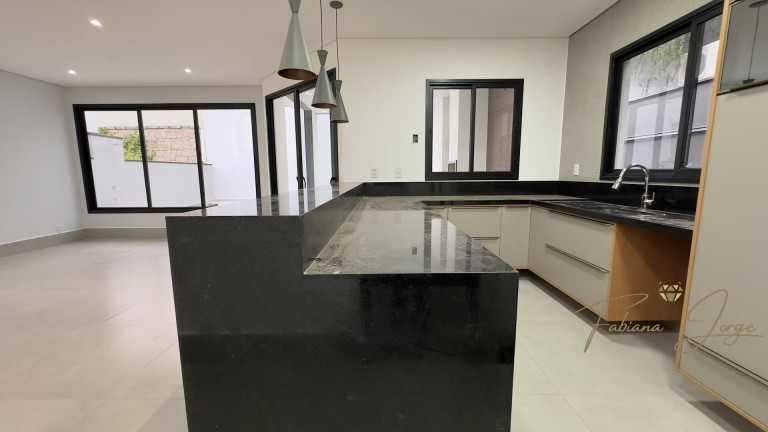 Imagem Casa com 3 Quartos à Venda, 327 m² em Roncáglia - Valinhos Imagem Casa com 3 Quartos à Venda, 327 m² em Roncáglia - Valinhos