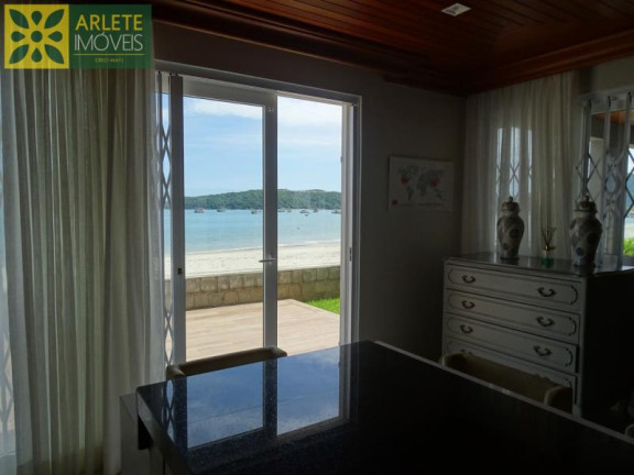 Imagem Casa com 6 Quartos à Venda, 610 m² em Centro - Porto Belo Imagem Casa com 6 Quartos à Venda, 610 m² em Centro - Porto Belo