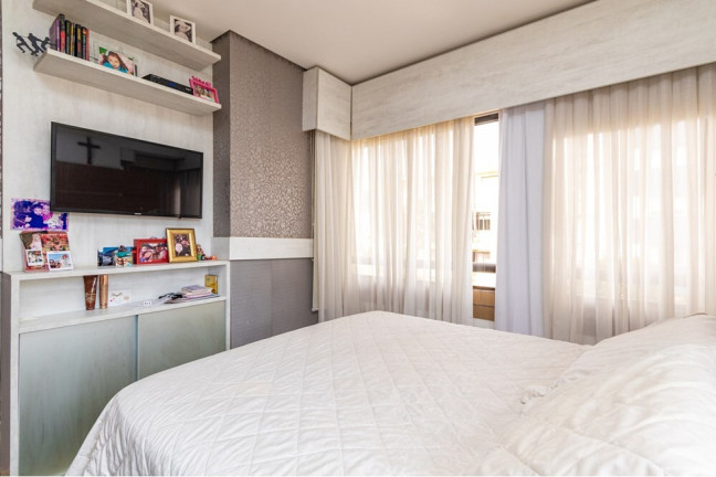 Imagem Imóvel com 2 Quartos à Venda, 164 m² em Petrópolis - Porto Alegre Imagem Imóvel com 2 Quartos à Venda, 164 m² em Petrópolis - Porto Alegre