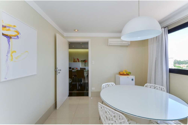 Imagem Apartamento com 3 Quartos à Venda, 250 m² em Moema - São Paulo