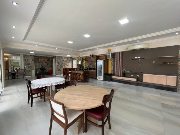Imagem Casa com 8 Quartos à Venda, 700 m² em Guarujá