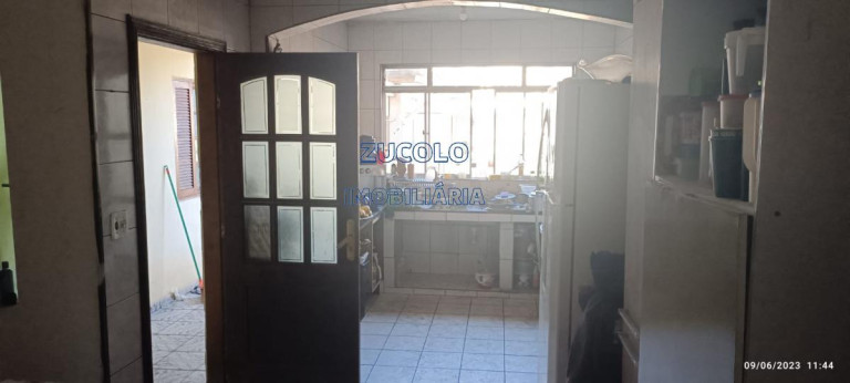 Imagem Casa com 4 Quartos à Venda, 200 m² Imagem Casa com 4 Quartos à Venda, 200 m²
