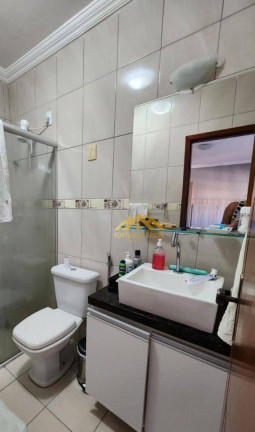 Imagem Imóvel com 4 Quartos à Venda, 180 m² em Maraponga - Fortaleza Imagem Imóvel com 4 Quartos à Venda, 180 m² em Maraponga - Fortaleza