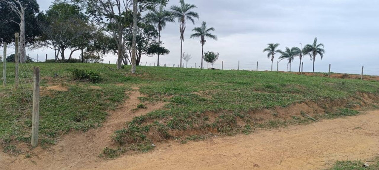 Terreno à Venda, 1.100 m² em Guarapari