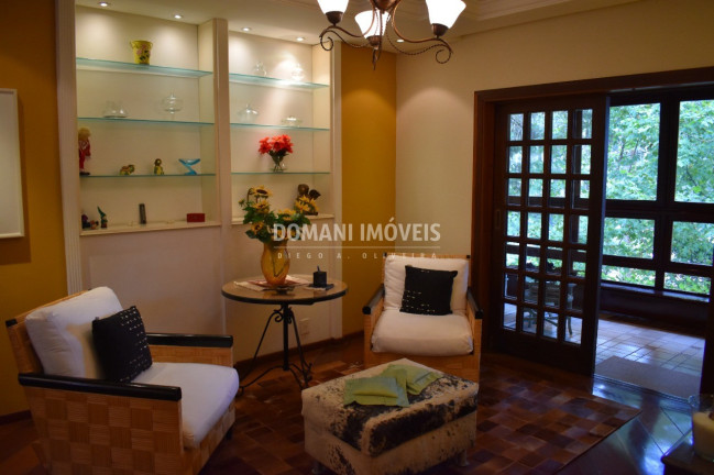 Imagem Imóvel com 4 Quartos à Venda, 300 m² em Região De Capivari - Campos Do Jordão Imagem Imóvel com 4 Quartos à Venda, 300 m² em Região De Capivari - Campos Do Jordão