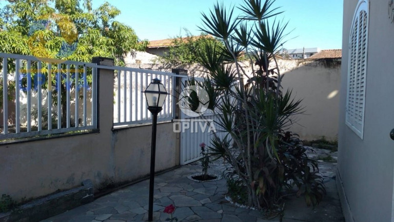 Imagem Casa com 5 Quartos à Venda, 230 m² em Centro - São Pedro Da Aldeia