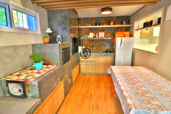 Imagem Casa com 3 Quartos à Venda, 450 m² em Alto Petrópolis - Porto Alegre Imagem Casa com 3 Quartos à Venda, 450 m² em Alto Petrópolis - Porto Alegre