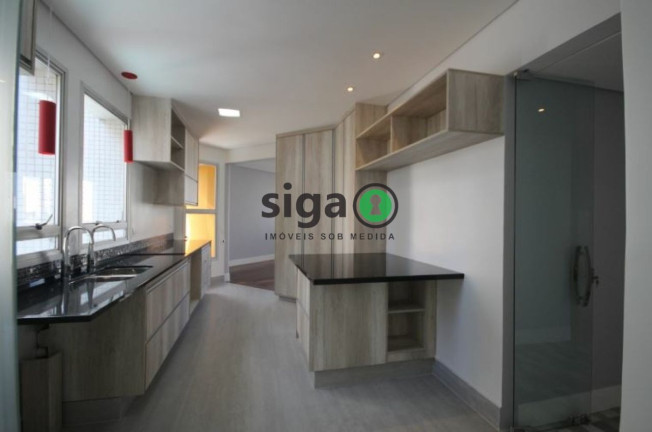 Apartamento com 3 Quartos à Venda, 244 m² em Vila Nova Conceição - São Paulo