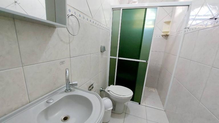 Imagem Casa com 4 Quartos para Temporada, 140 m² em Bombas - Bombinhas Imagem Casa com 4 Quartos para Temporada, 140 m² em Bombas - Bombinhas