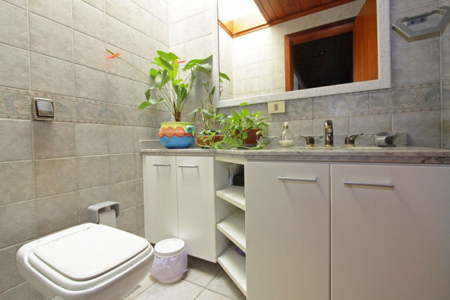 Imagem Casa com 3 Quartos à Venda, 355 m² em Santo Antônio - Porto Alegre