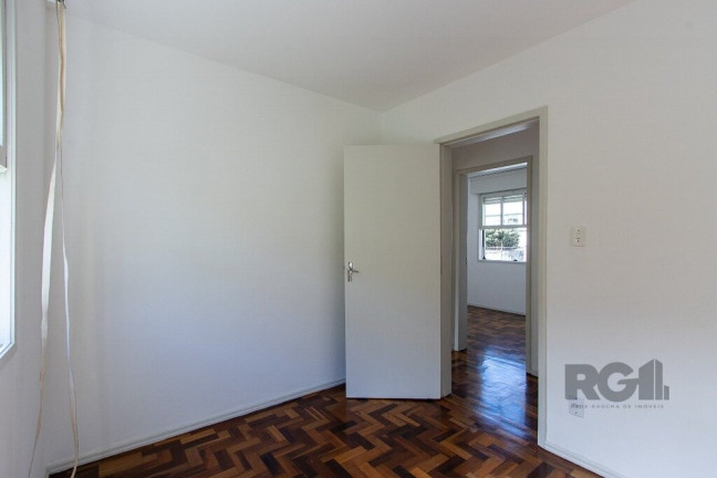 Imagem Imóvel com 3 Quartos à Venda, em Cristal - Porto Alegre Imagem Imóvel com 3 Quartos à Venda, em Cristal - Porto Alegre