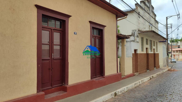 Casa com 3 Quartos à Venda, 250 m² em Centro - Aiuruoca