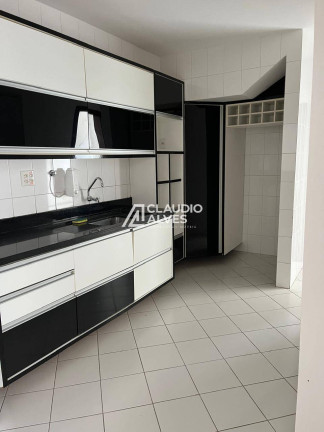Imagem Casa com 3 Quartos à Venda, 130 m² em Feira De Santana