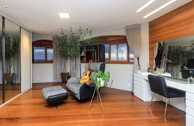 Imagem Casa com 5 Quartos à Venda, 648 m² em Tristeza - Porto Alegre