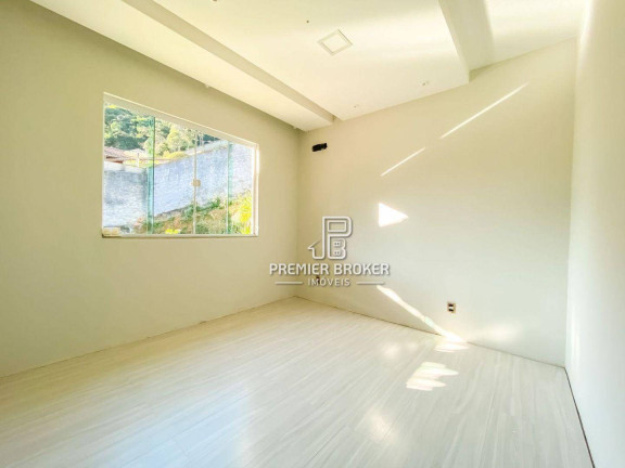 Imagem Casa com 3 Quartos à Venda ou Locação, 196 m² em Golfe - Teresópolis