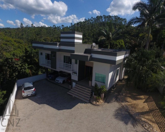 Imagem Casa com 3 Quartos à Venda, 1.198 m² em Primeiro De Maio - Brusque Imagem Casa com 3 Quartos à Venda, 1.198 m² em Primeiro De Maio - Brusque