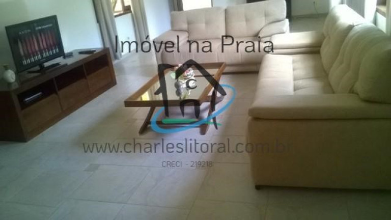 Imagem Casa com 6 Quartos à Venda,  em Perequê Mirim - Ubatuba