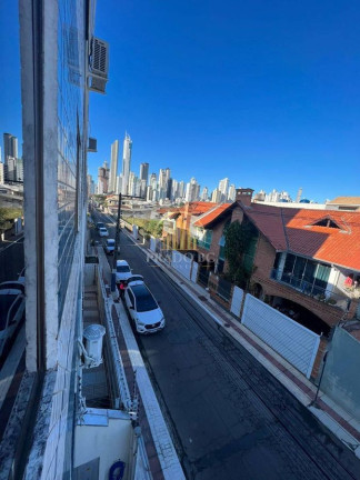 Apartamento com 2 Quartos à Venda,  em Centro - Balneário Camboriú