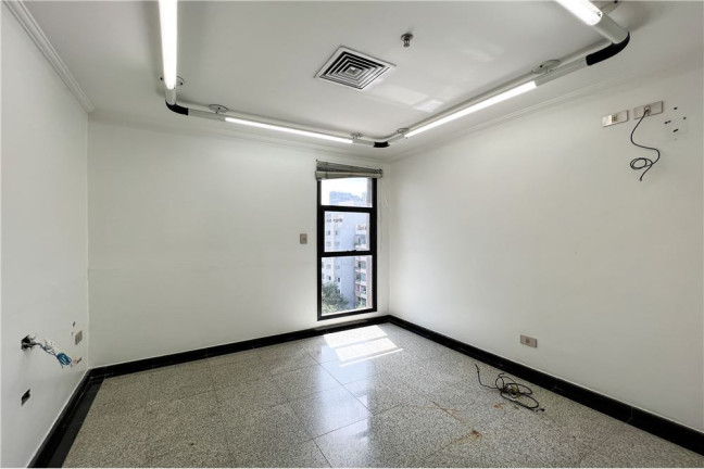 Imagem Sala Comercial à Venda, em Jardim Paulistano - São Paulo Imagem Sala Comercial à Venda, em Jardim Paulistano - São Paulo