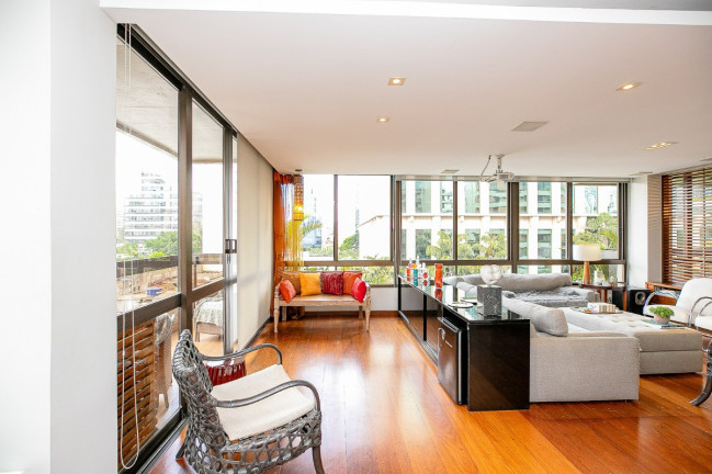 Imagem Apartamento com 3 Quartos à Venda, 225 m² em Itaim Bibi - São Paulo