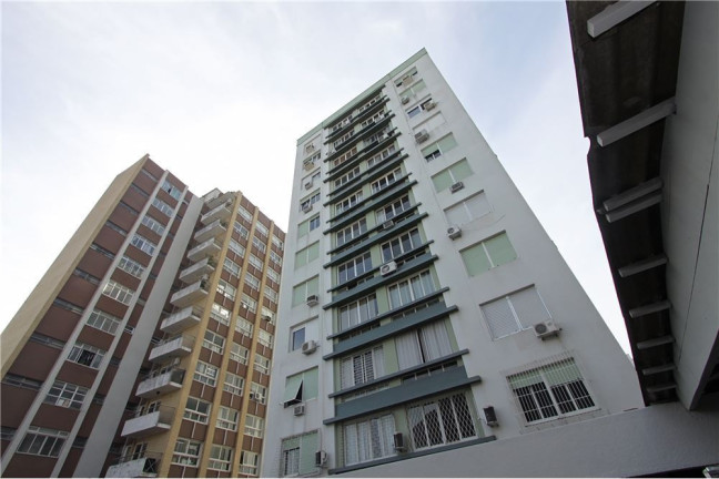 Imagem Imóvel com 3 Quartos à Venda, em Rio Branco - Porto Alegre Imagem Imóvel com 3 Quartos à Venda, em Rio Branco - Porto Alegre