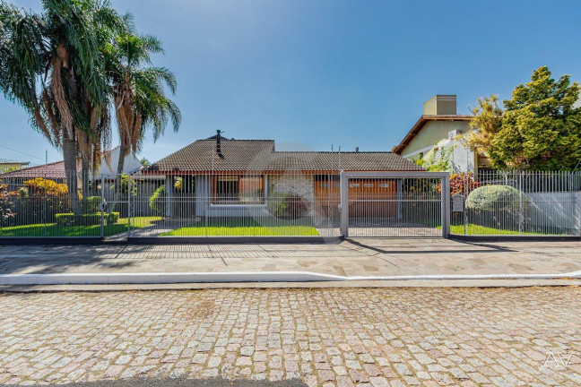Casa com 3 Quartos à Venda, 274 m² em Igara - Canoas