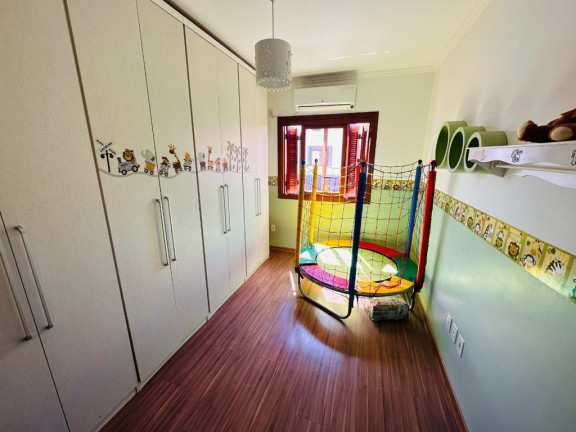 Imagem Casa com 3 Quartos à Venda, 215 m² em Hípica - Porto Alegre Imagem Casa com 3 Quartos à Venda, 215 m² em Hípica - Porto Alegre