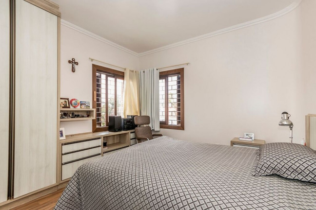 Imagem Casa com 4 Quartos à Venda, 243 m² em Partenon - Porto Alegre
