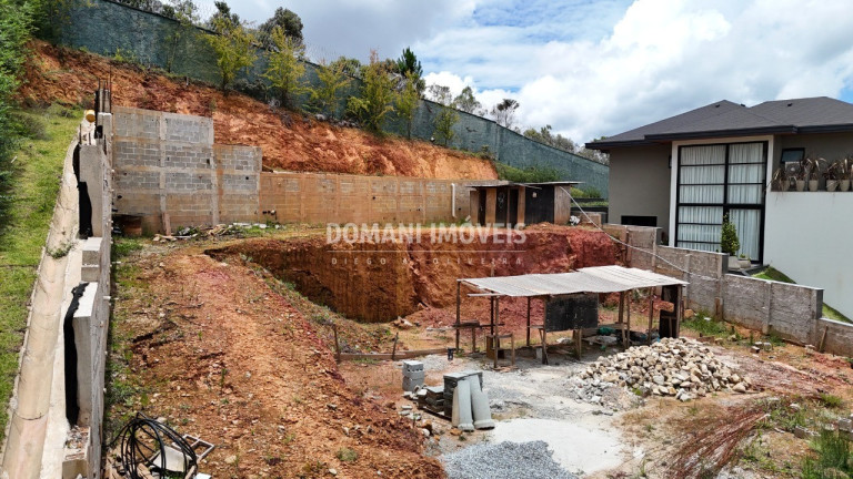 Imagem Terreno à Venda, 1.010 m² em Região Do Alto Do Capivari - Campos Do Jordão Imagem Terreno à Venda, 1.010 m² em Região Do Alto Do Capivari - Campos Do Jordão