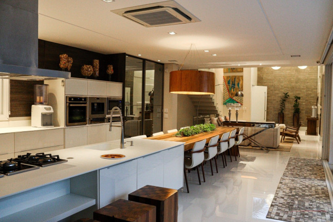 Imagem Casa com 4 Quartos à Venda, 450 m² em Jurerê - Florianópolis Imagem Casa com 4 Quartos à Venda, 450 m² em Jurerê - Florianópolis
