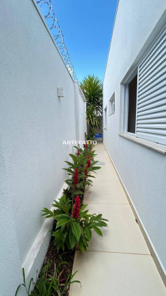Imagem Casa com 3 Quartos à Venda, 250 m²