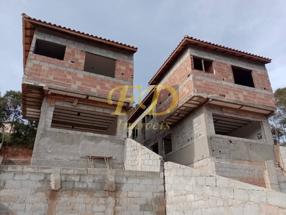Casa com 3 Quartos à Venda, 250 m² em Mirante Da Mantiqueira - Mairiporã