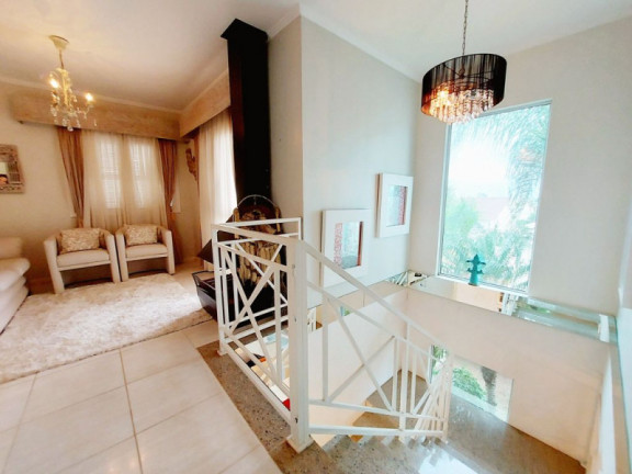 Imagem Casa com 3 Quartos à Venda, 280 m²