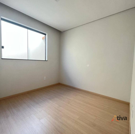 Imagem Casa com 3 Quartos à Venda, 75 m²