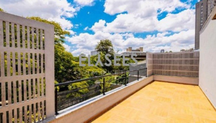 Imagem Casa com 3 Quartos à Venda, 272 m² em Moema - São Paulo Imagem Casa com 3 Quartos à Venda, 272 m² em Moema - São Paulo