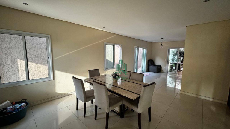 Imagem Sobrado com 3 Quartos à Venda, 316 m² em Jardim Vila Galvão - Guarulhos Imagem Sobrado com 3 Quartos à Venda, 316 m² em Jardim Vila Galvão - Guarulhos