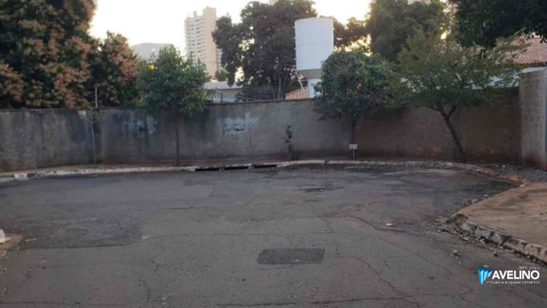Terreno à Venda, 727 m² em Chácara Cachoeira - Campo Grande