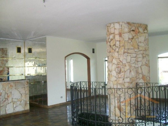 Sobrado com 5 Quartos à Venda, 1.170 m² em Vila Galvão - Guarulhos