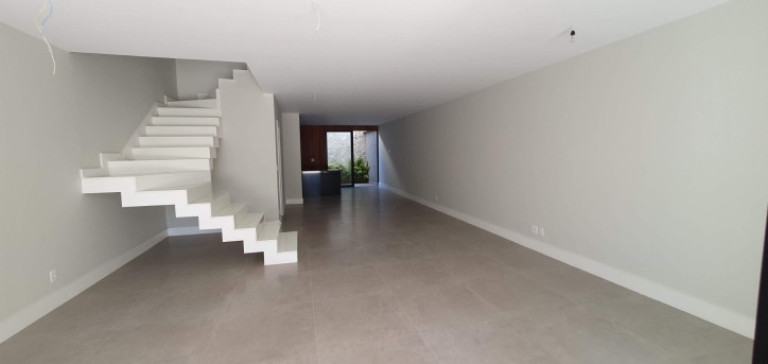 Imagem Casa com 4 Quartos à Venda, 320 m² em Barra Da Tijuca - Rio De Janeiro Imagem Casa com 4 Quartos à Venda, 320 m² em Barra Da Tijuca - Rio De Janeiro