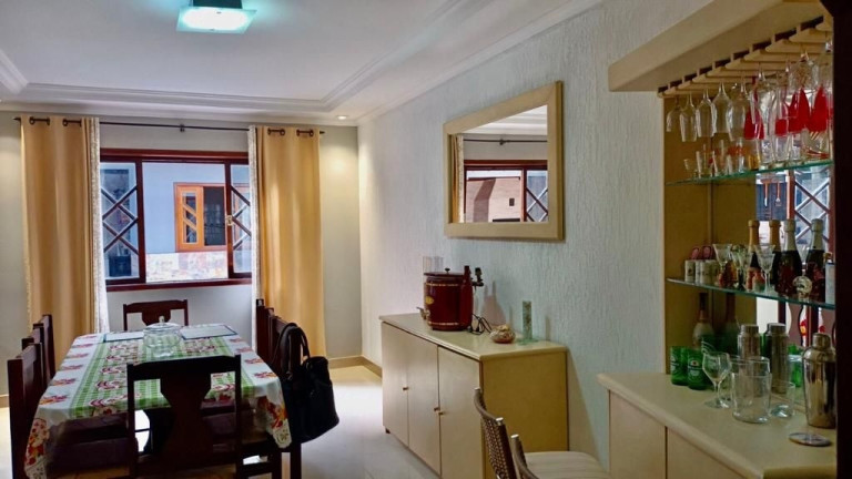 Imagem Casa com 3 Quartos à Venda, 240 m² em Campo De Santana - Curitiba