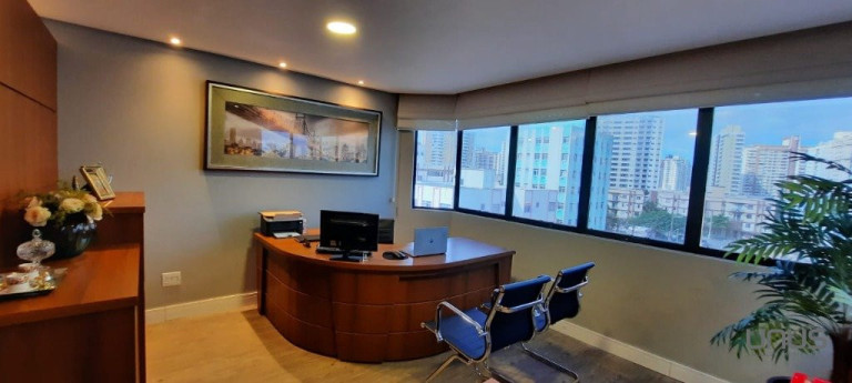 Sala Comercial à Venda, 28 m² em Kobrasol - São José