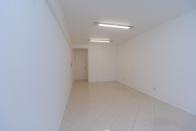 Sala Comercial à Venda, 28 m² em água Verde - Curitiba